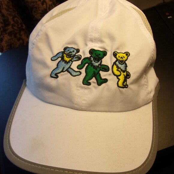 bigaccessories 3 Dancing Bears GD White Cap - Picture 2 of 8